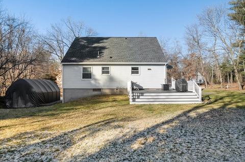 52 Horseshoe Cir, Ware, MA 01082 photo 4