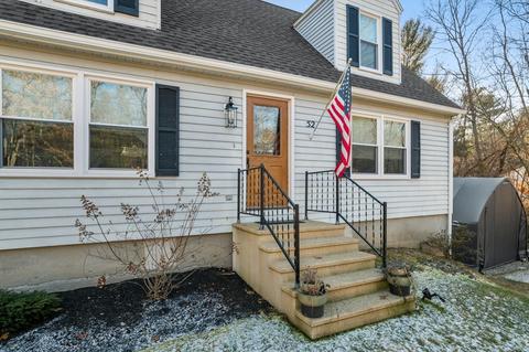 52 Horseshoe Cir, Ware, MA 01082 photo 3