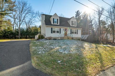 52 Horseshoe Cir, Ware, MA 01082 photo 2