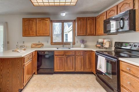 48 Mechanic St, Upton, MA 01568 photo 6