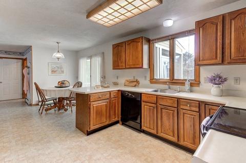 48 Mechanic St, Upton, MA 01568 photo 5
