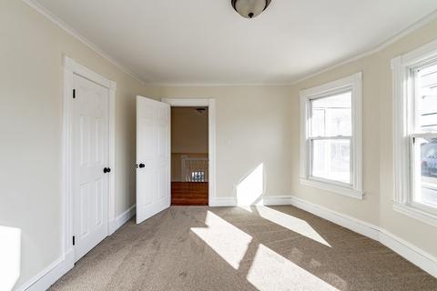 496 Broadway St, Chicopee, MA 01020 photo 15