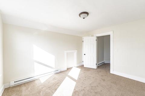 496 Broadway St, Chicopee, MA 01020 photo 17