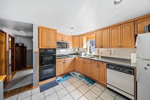 180 E Washington St, Hanson, MA 02341 photo 3