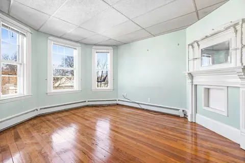 621 E 8th St, Boston, MA 02127 photo 6
