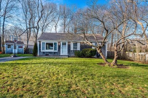 38 Regency Dr, Bourne, MA 02532 photo 2