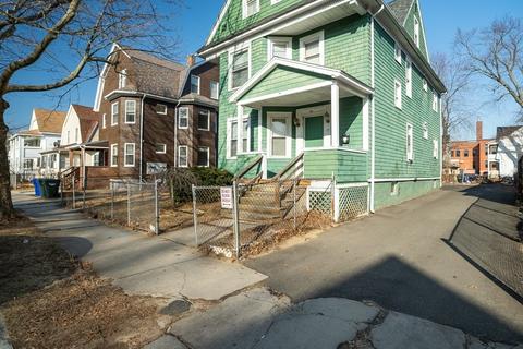 54 Johnson St, Springfield, MA 01108 photo 4