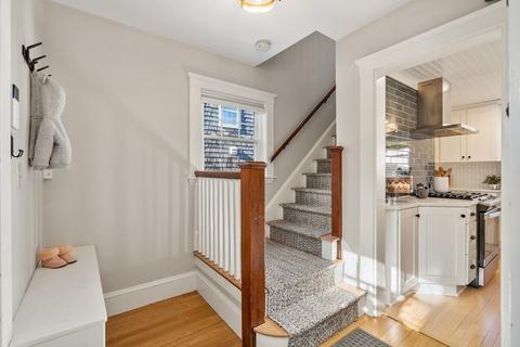 11 Bertram St, Beverly, MA 01915 photo 3