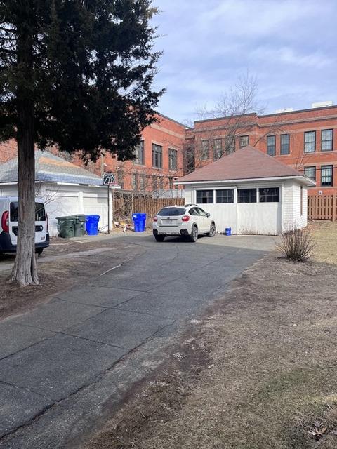 23 Sumner Ter, Springfield, MA 01108 photo 4