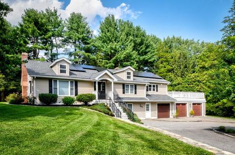 24 Meadowbrook Rd, Dover, MA 02030 photo 1