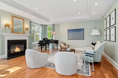 120 Seaver St #B104, Brookline, MA 02445
