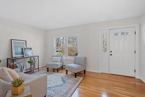 47 Stuart St, Gardner, MA 01440 photo 8