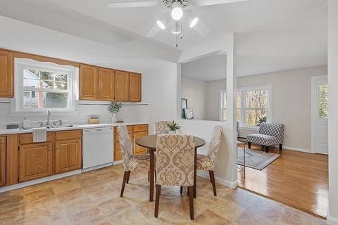 47 Stuart St, Gardner, MA 01440 photo 14