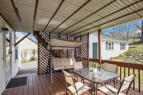47 Stuart St, Gardner, MA 01440 photo 4
