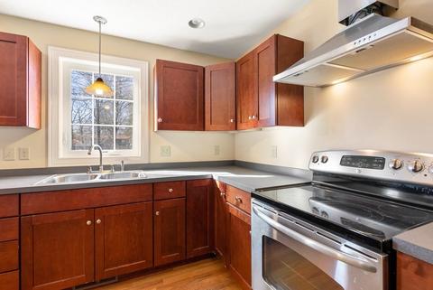 252 Cabinet St, Springfield, MA 01129 photo 8