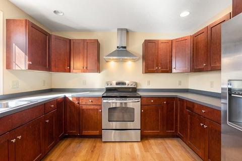 252 Cabinet St, Springfield, MA 01129 photo 9