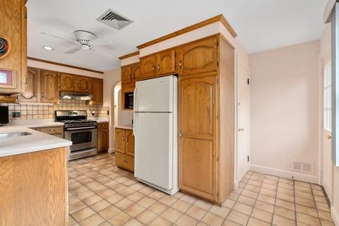 55 Horace St, Needham, MA 02494 photo 9