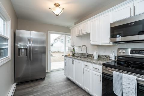 27 Ansara St, Springfield, MA 01104 photo 1