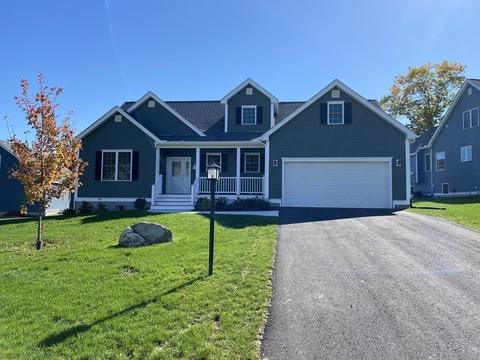 75 Hummingbird Ln #75, Groton, MA 01450