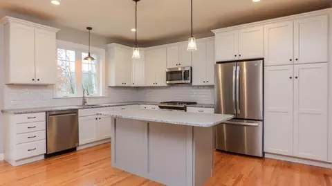 95 Hummingbird Ln #95, Groton, MA 01450