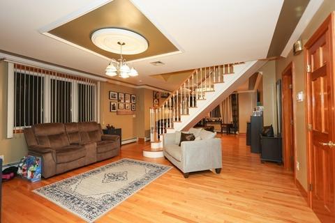 484 Walnut St, Fall River, MA 02720 photo 10