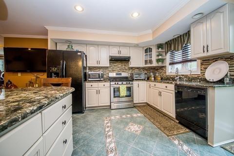 484 Walnut St, Fall River, MA 02720 photo 21