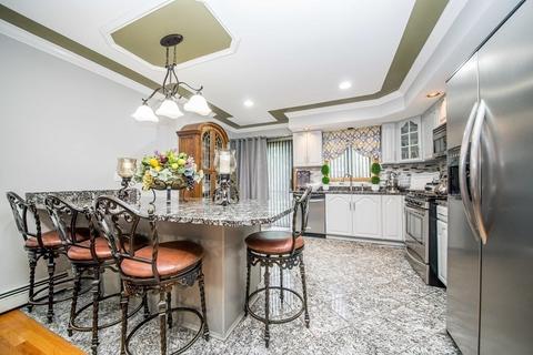 484 Walnut St, Fall River, MA 02720 photo 7