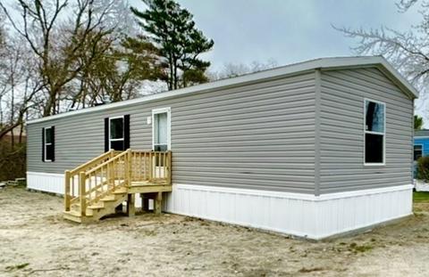 36 Regina St, Wareham, MA 02571