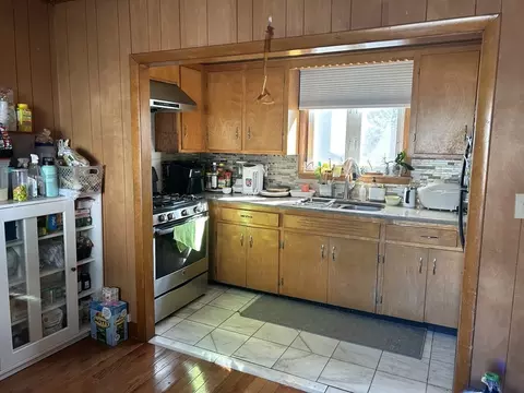 562 Cambridge St, Fall River, MA 02721 photo 8