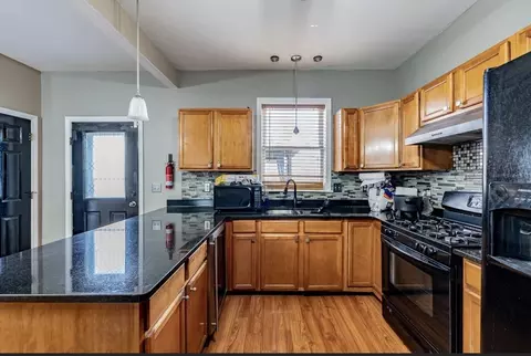 170 Pendleton Ave, Springfield, MA 01109 photo 5