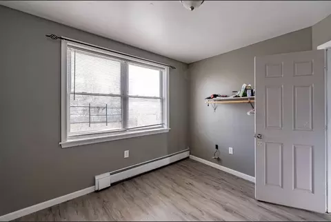 170 Pendleton Ave, Springfield, MA 01109 photo 17