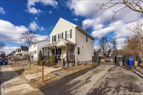 170 Pendleton Ave, Springfield, MA 01109 photo 2