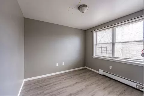 170 Pendleton Ave, Springfield, MA 01109 photo 18