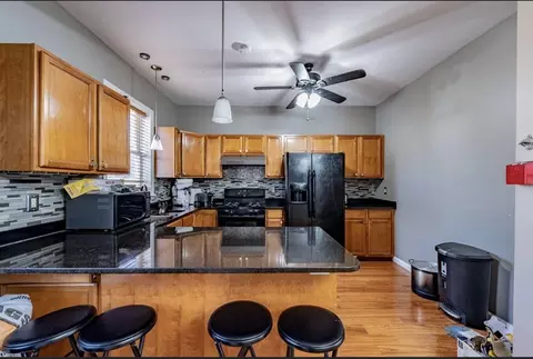 170 Pendleton Ave, Springfield, MA 01109 photo 4