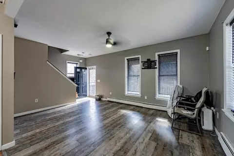 170 Pendleton Ave, Springfield, MA 01109 photo 8