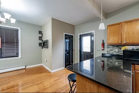 170 Pendleton Ave, Springfield, MA 01109 photo 6