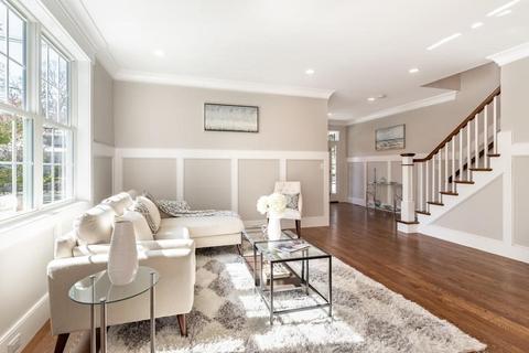 20 Marshall Rd, Wellesley, MA 02482 photo 4