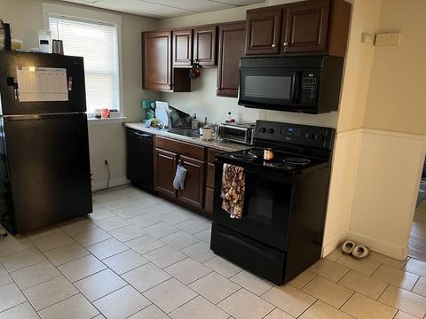11 Pratt St, Worcester, MA 01609 photo 2