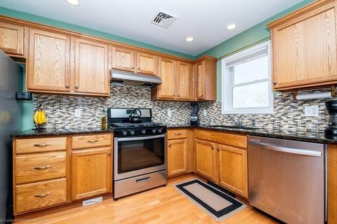 29 Crompton St, Acushnet, MA 02743 photo 10