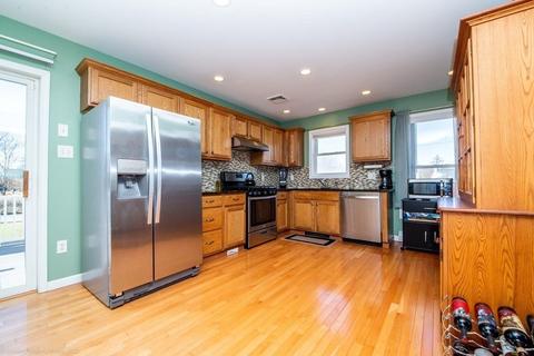 29 Crompton St, Acushnet, MA 02743 photo 8