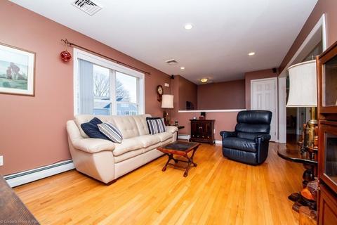 29 Crompton St, Acushnet, MA 02743 photo 5