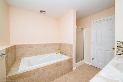 29 Crompton St, Acushnet, MA 02743 photo 21