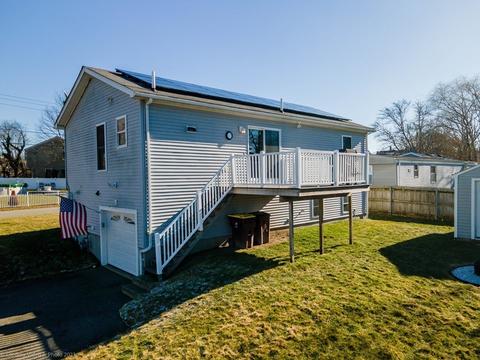 29 Crompton St, Acushnet, MA 02743 photo 2