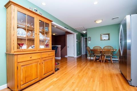 29 Crompton St, Acushnet, MA 02743 photo 12