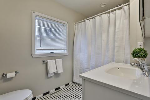 8 Macgregor Ave, Salem, NH 03079 photo 15