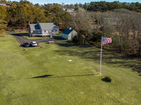 21 Elizabeth Ln, Wareham, MA 02571