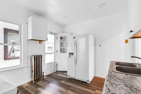 55 Redlands St, Springfield, MA 01104 photo 2
