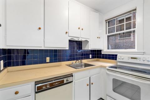 135 Freeman St #1A, Brookline, MA 02446 photo 6