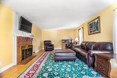 85 Pleasant Cir, Canton, MA 02021 photo 3