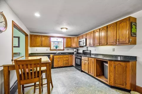 85 Pleasant Cir, Canton, MA 02021 photo 7